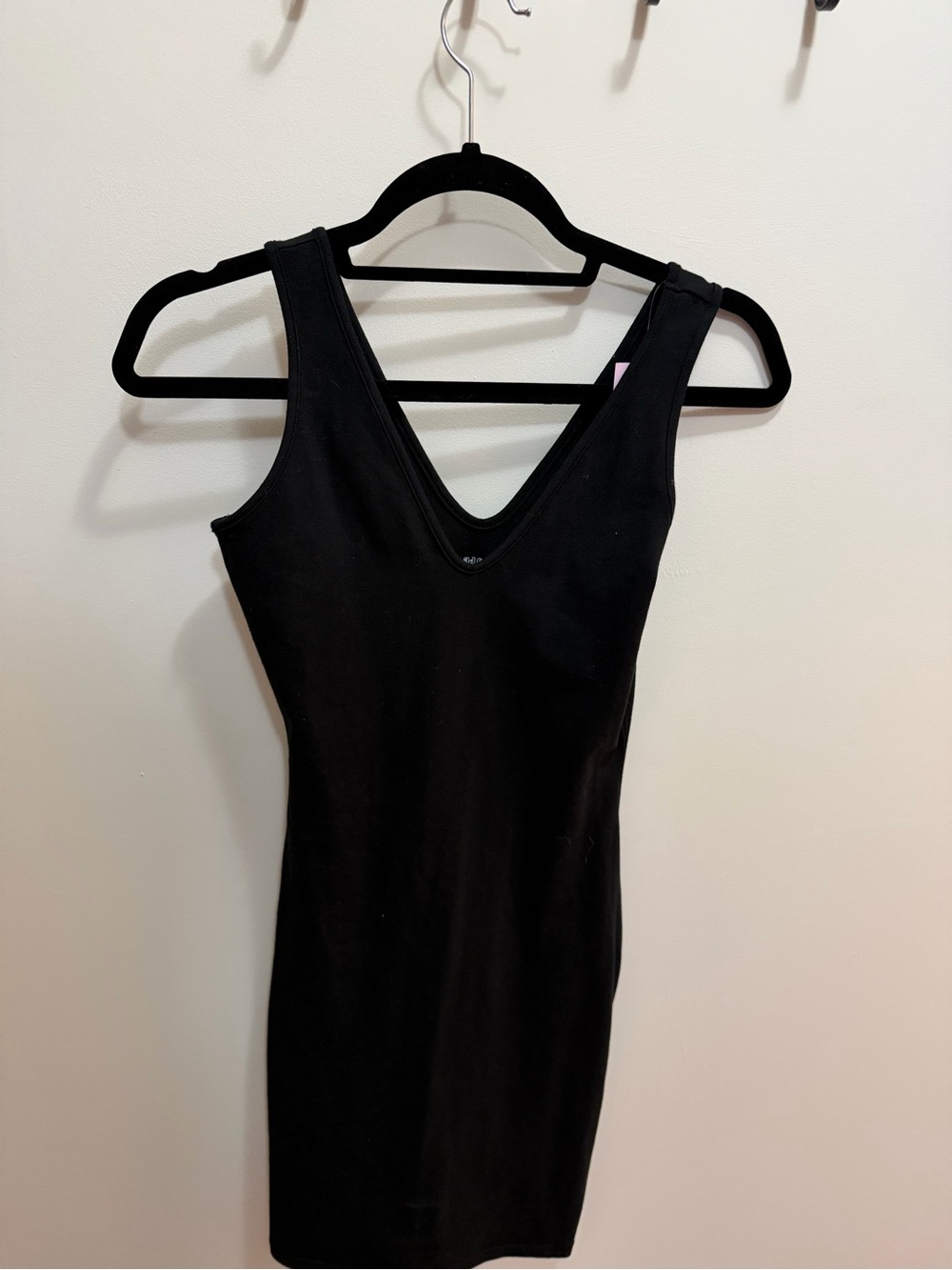 NWT Black Sleeveless V-Neck Bodycon Dress